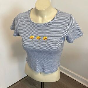 Brandy Melville Ashlyn Poppy Embroidered Flowers Baby Tee Crop Top, Blue, OS